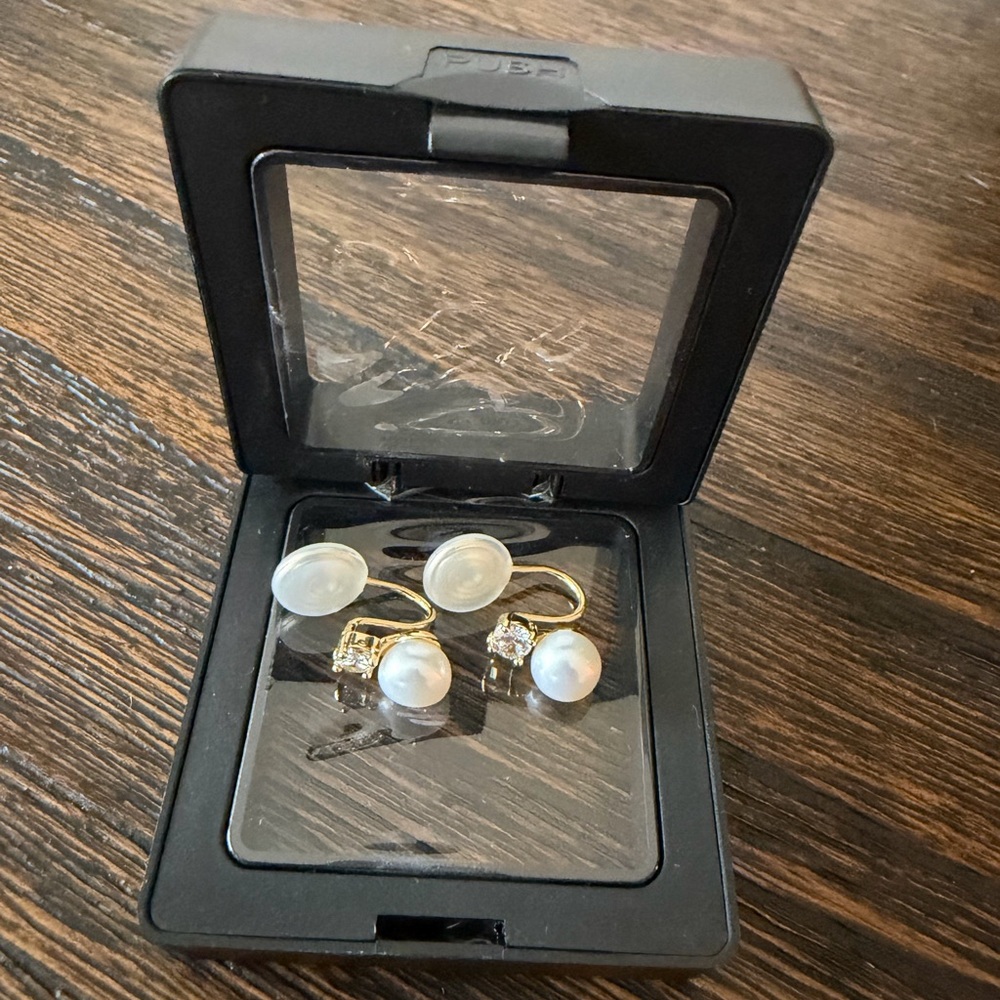 Clip on Gold and Pearl Earrings